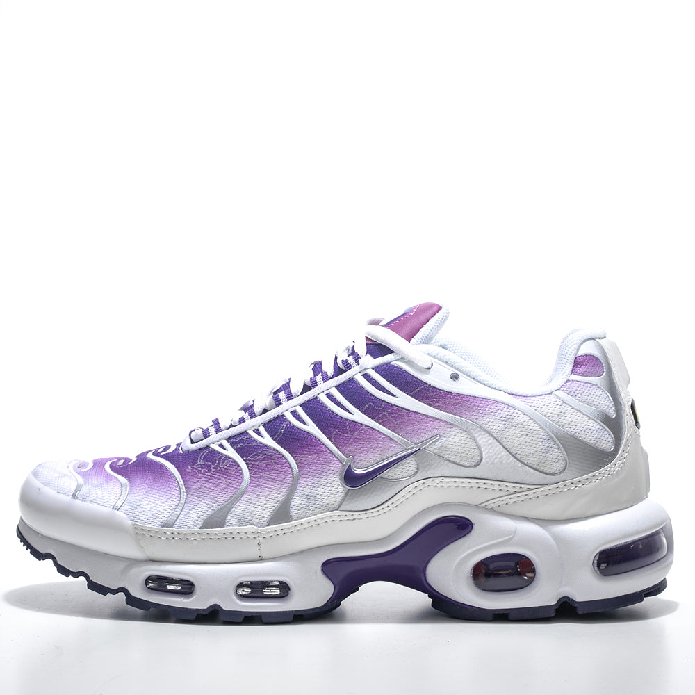 ¡Atrevete con las Nike TN Blancas y Moradas!