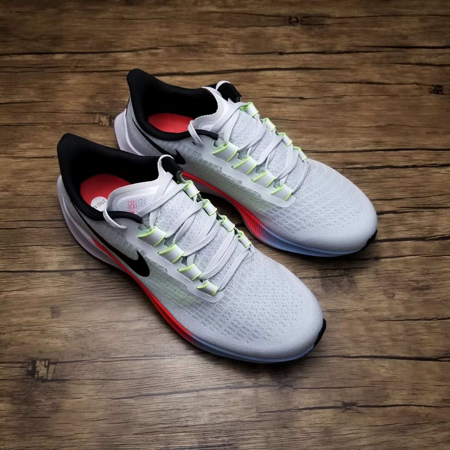 Nike Air Zoom Pegasus.- blancas