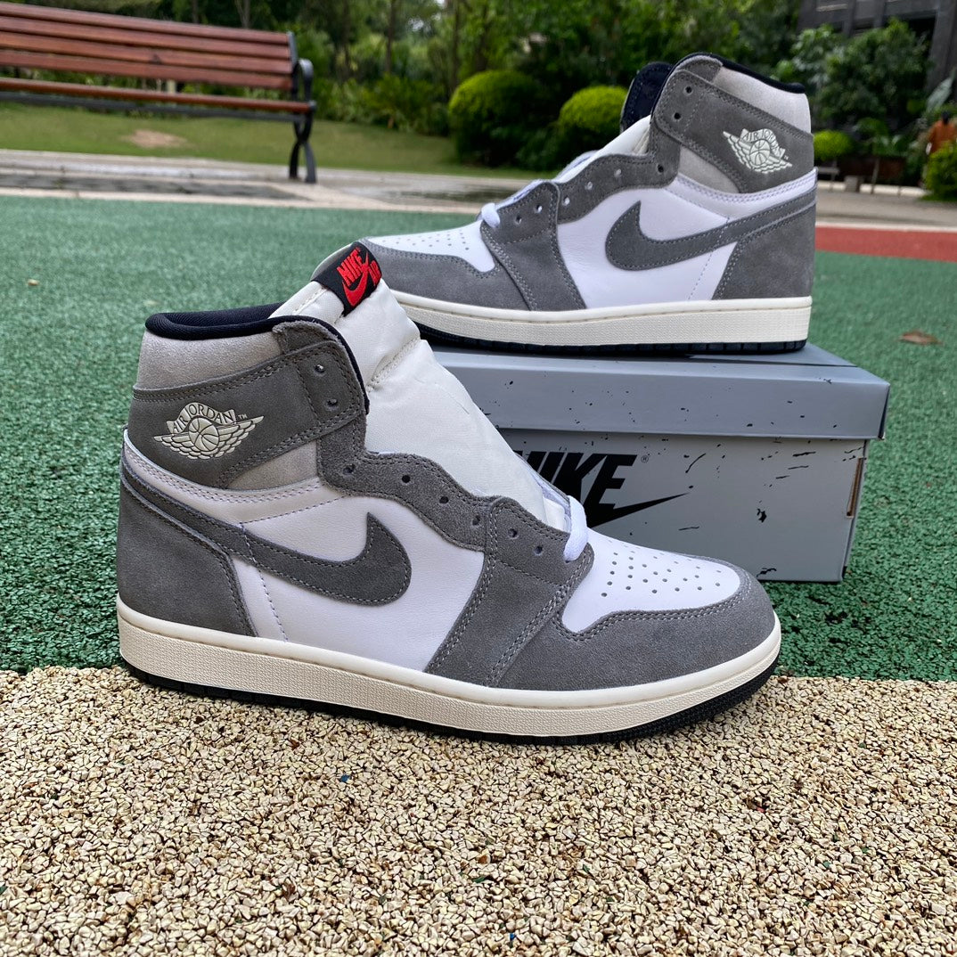 Air Jordan 1 .- blancas y grises