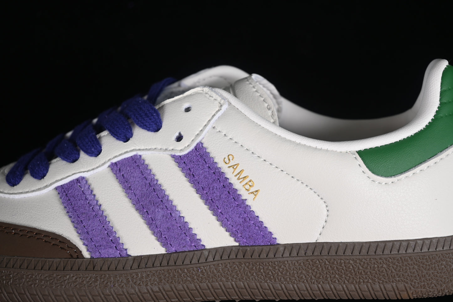 Adidas samba.- blancas, moradas, y marrones