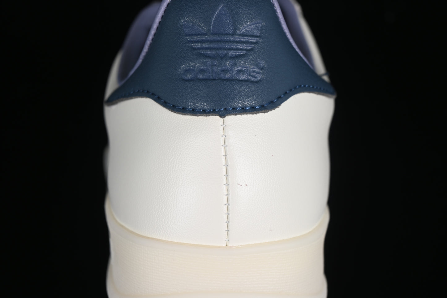 Adidas Gazelle.-blancas y azules