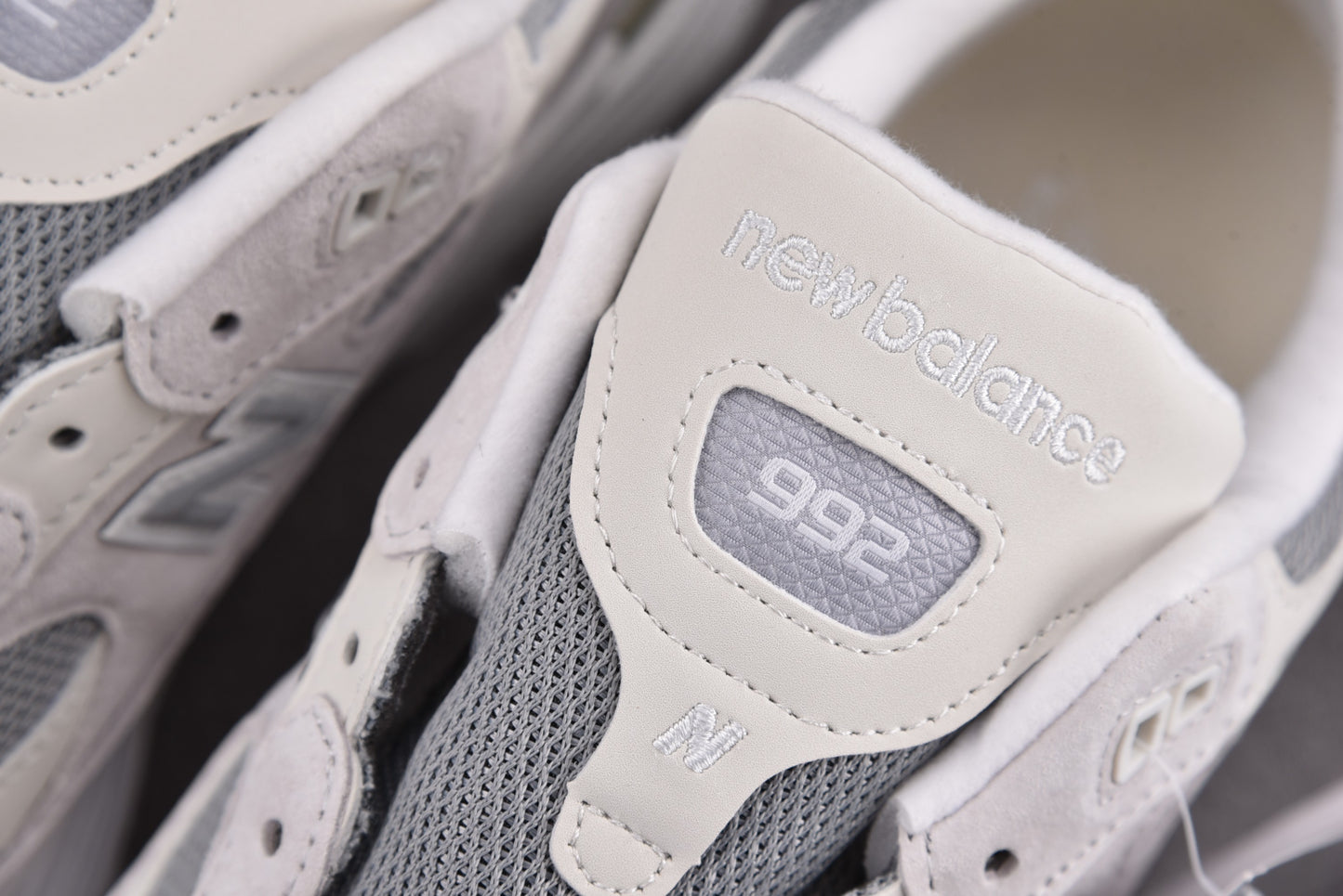 New Balance NB 992 gris claro