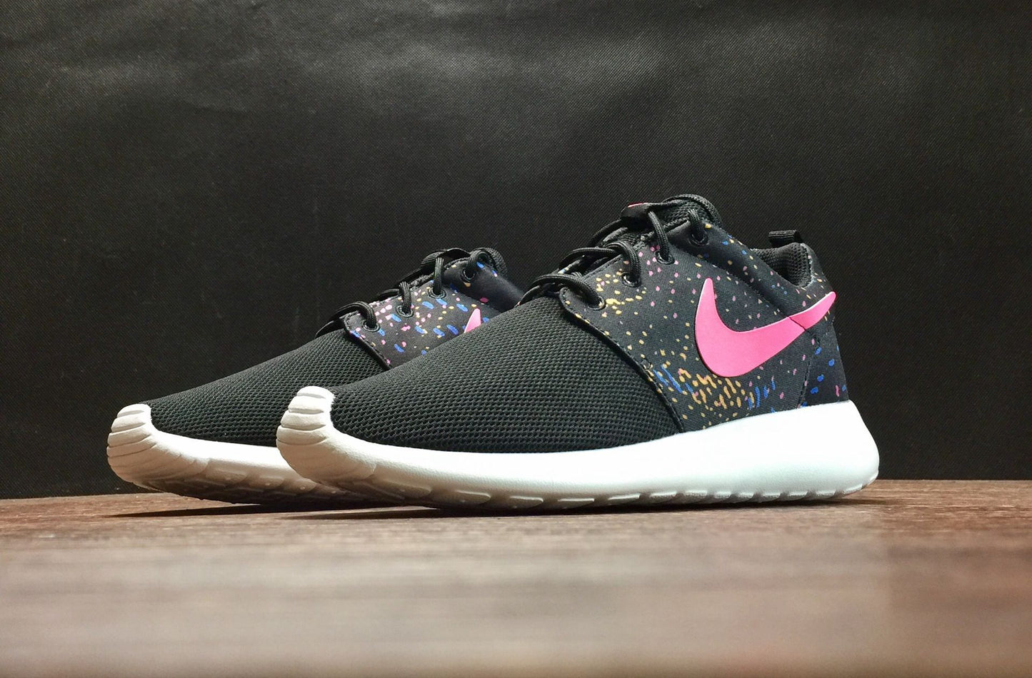 Nike Roshe Run One.- negras