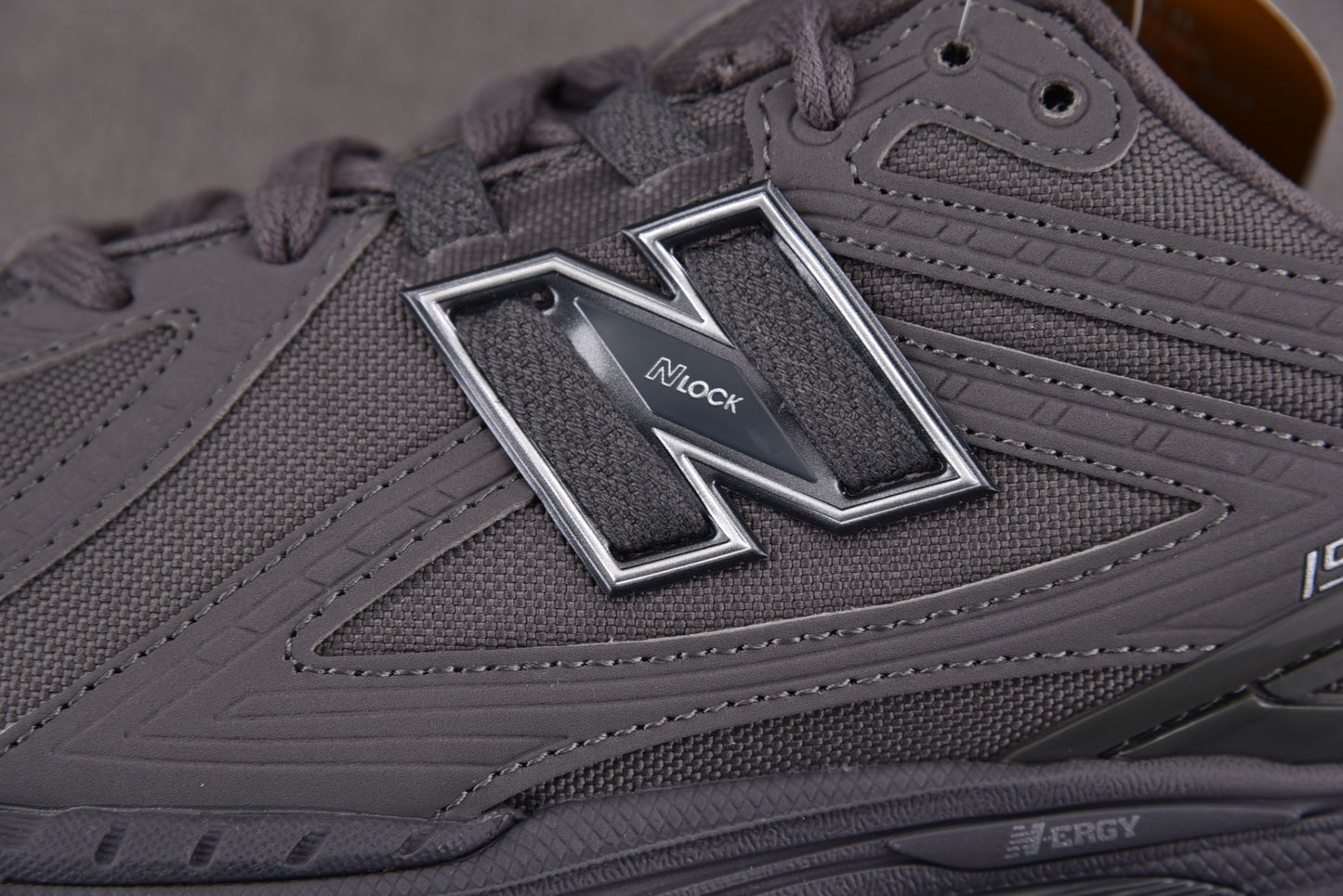 New Balance NB 1906R Gris Oscuro