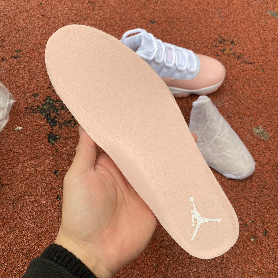 Air Jordan 11 Low Mujer “Rosa Leyenda”