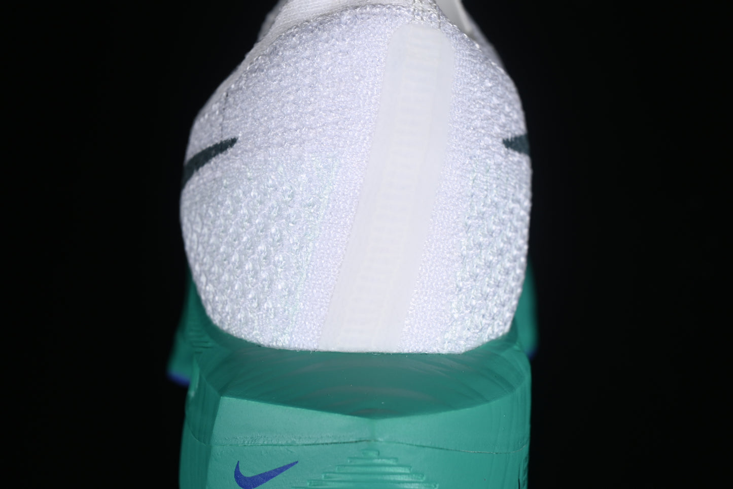 Nk ZoomX Vaporfly NEXT% 3 blanca y verde