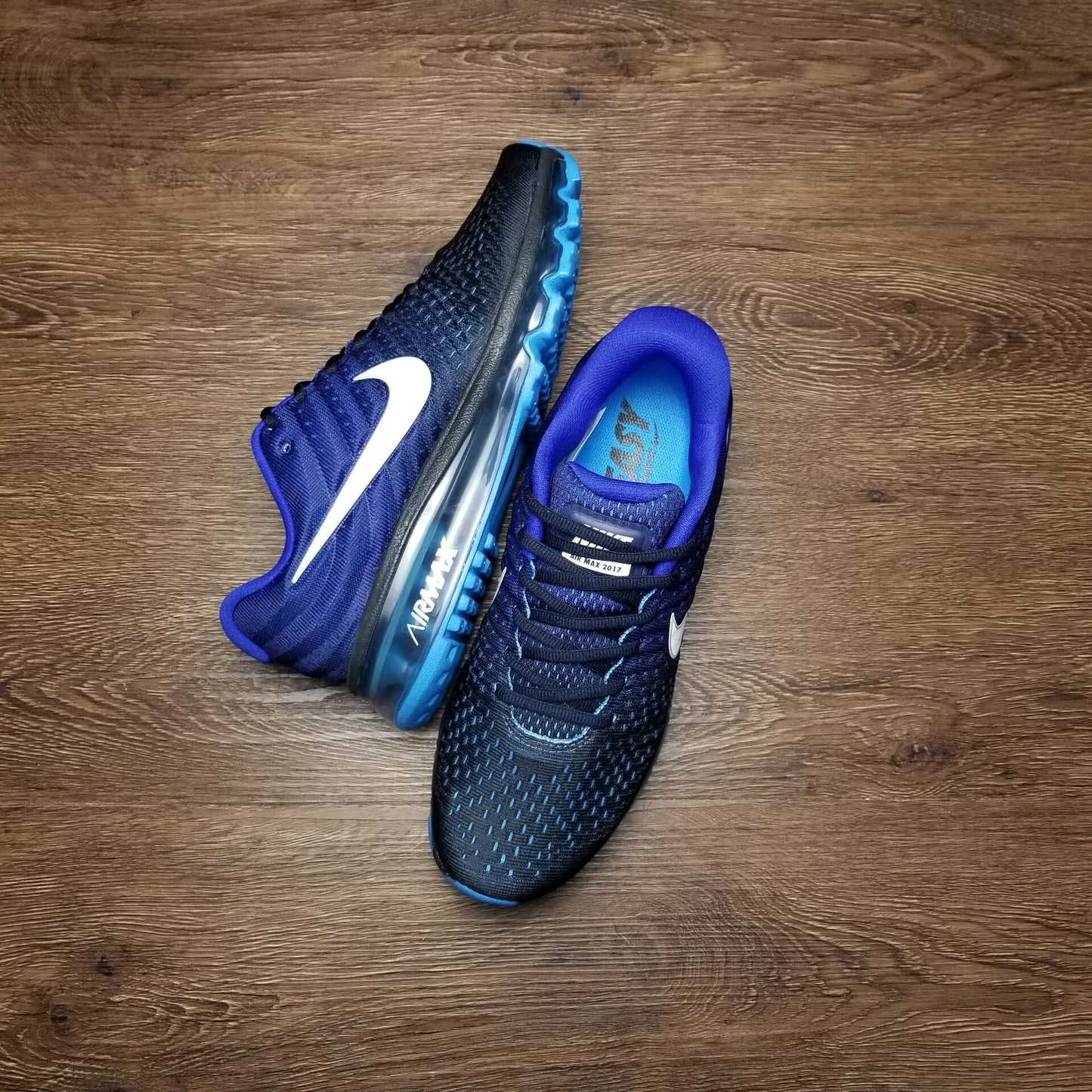 Nike air max 2017.- azules y negras