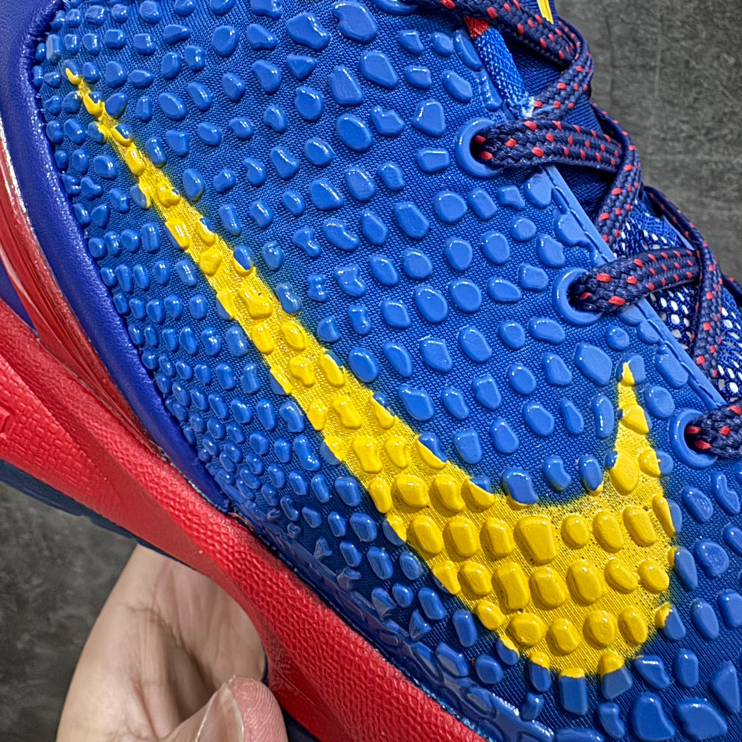 NK Zoom Kobe 6 Dark Knight.- azul, roja y amarilla.