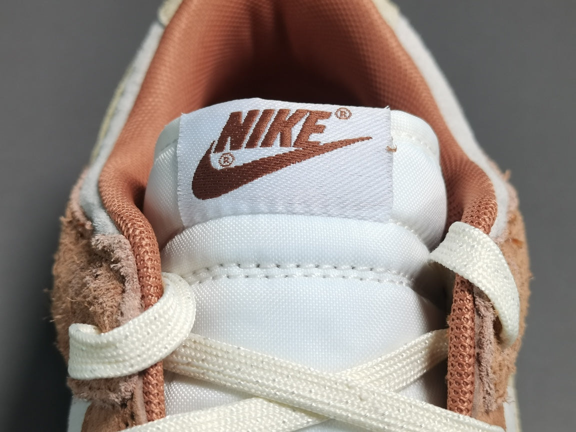 Nike SB Dunk Low "Milk Tea"