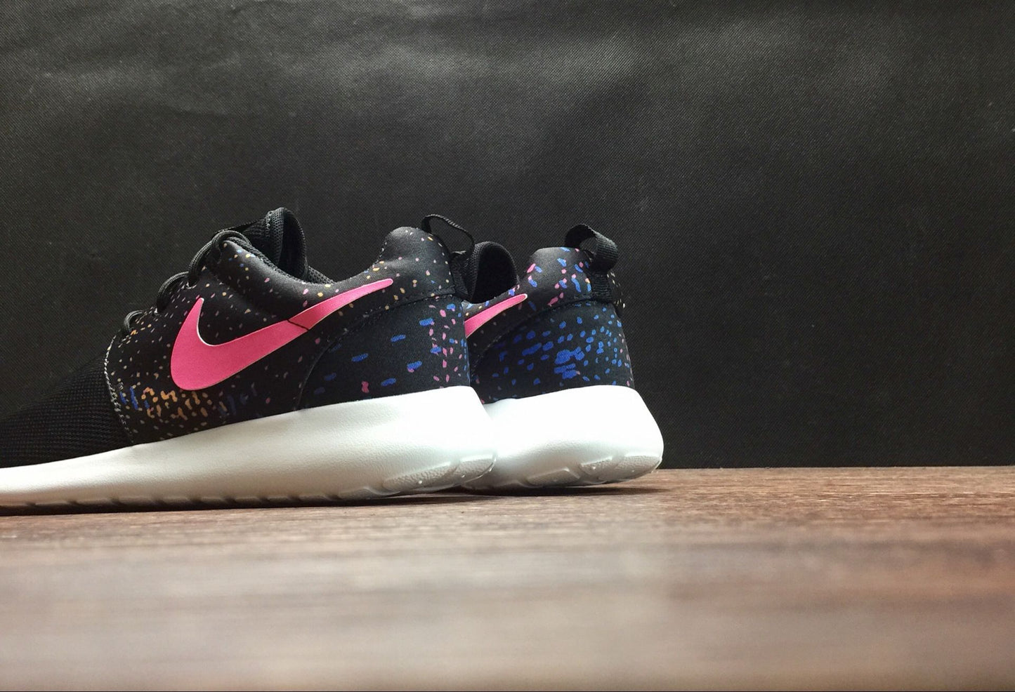 Nike Roshe Run One.- negras