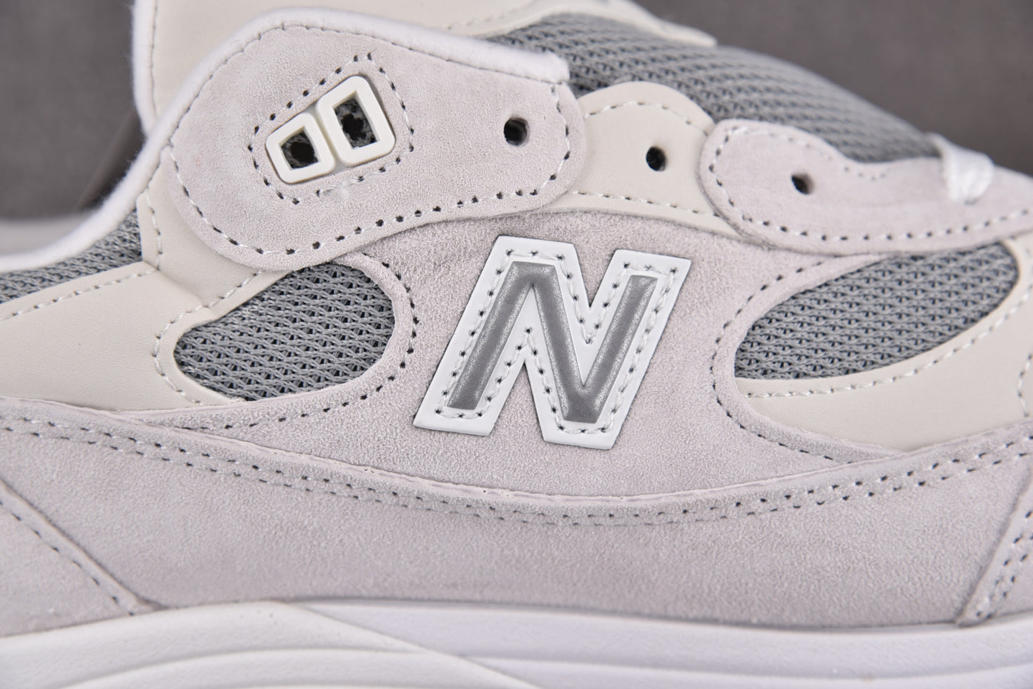 New Balance NB 992 gris claro