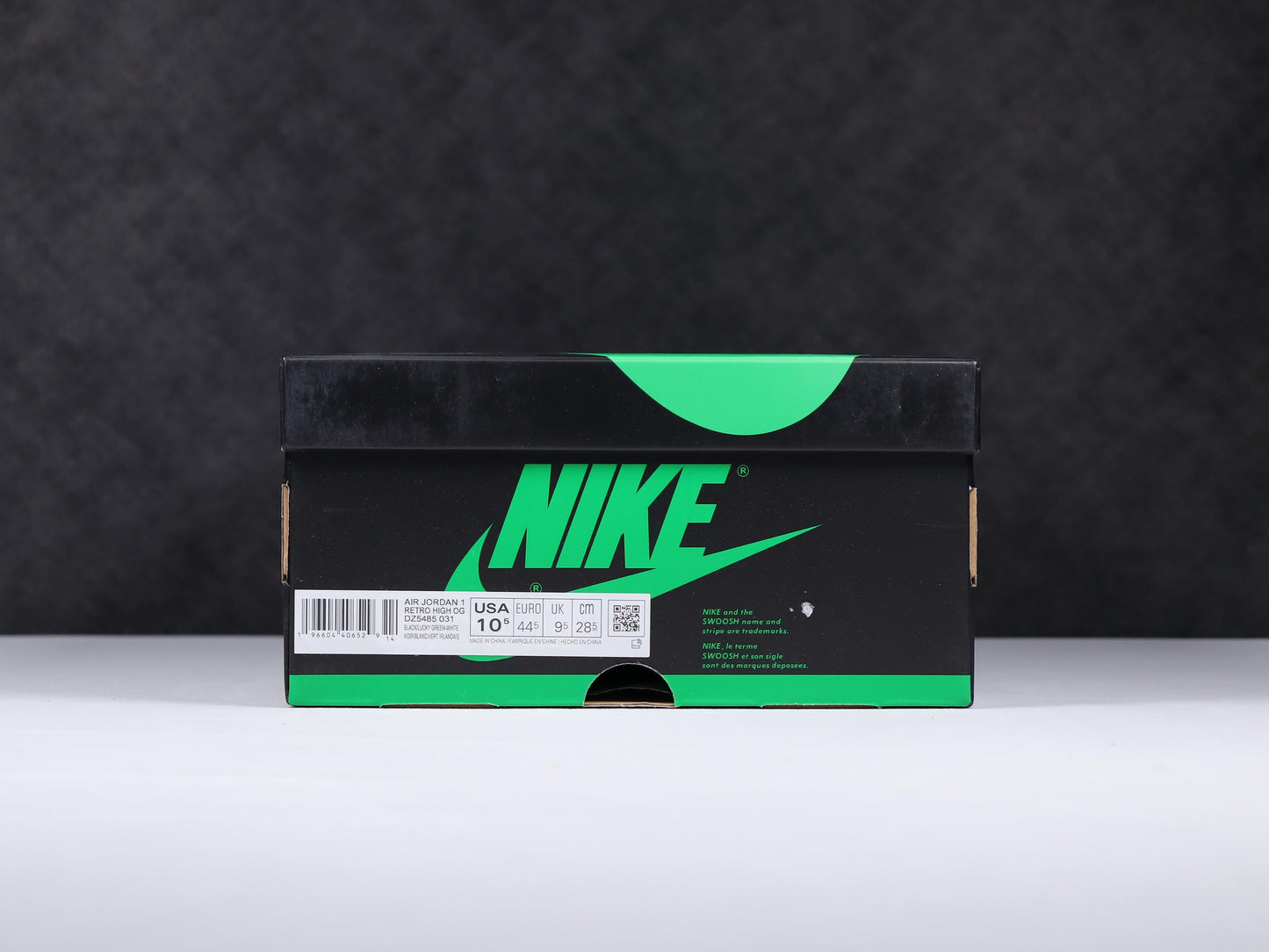 Air Jordan 1.- verdes, negras y blancas