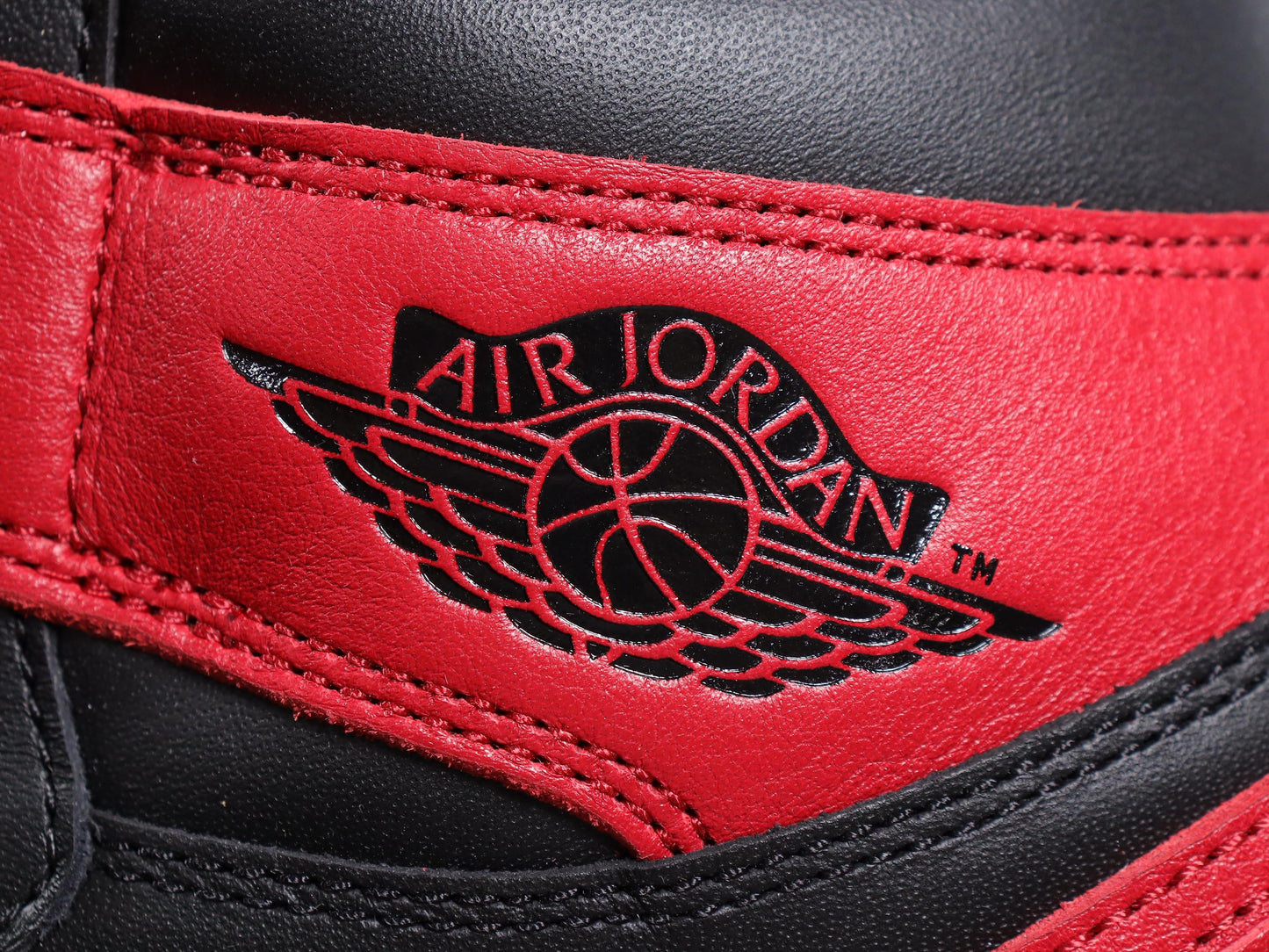 Air Jordan 1.- negras y rojas