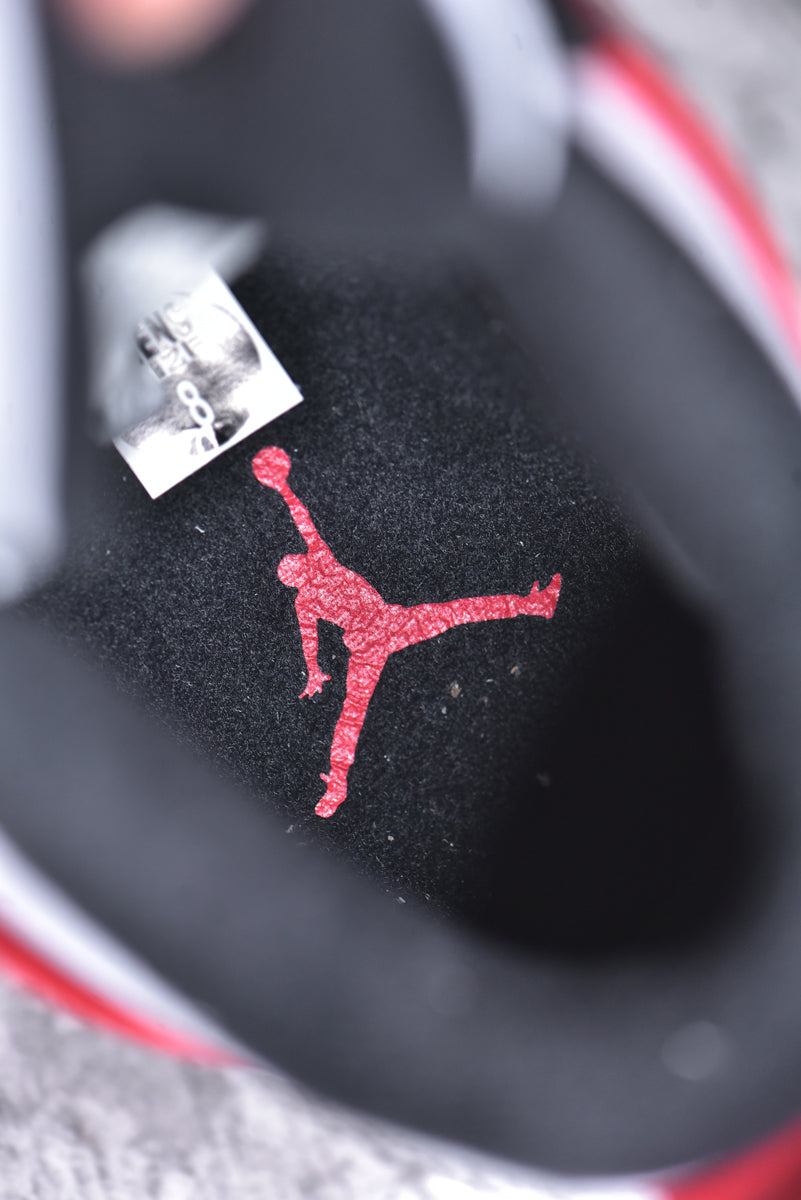 Air Jordan 4 "Red Cement"