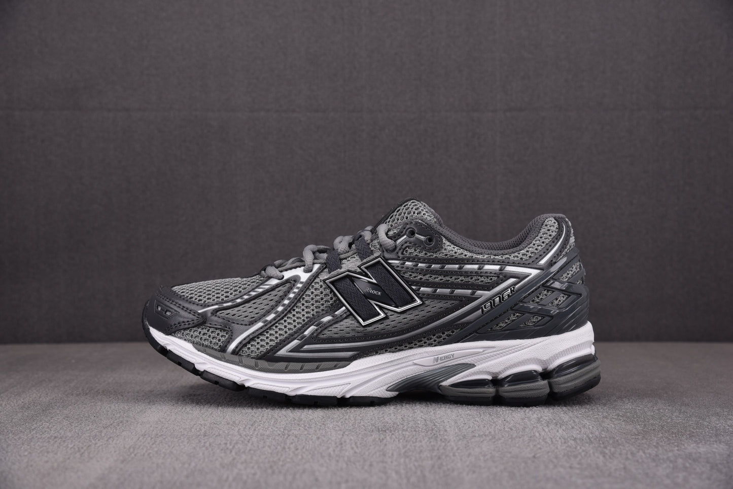 New Balance NB 1906R Gris