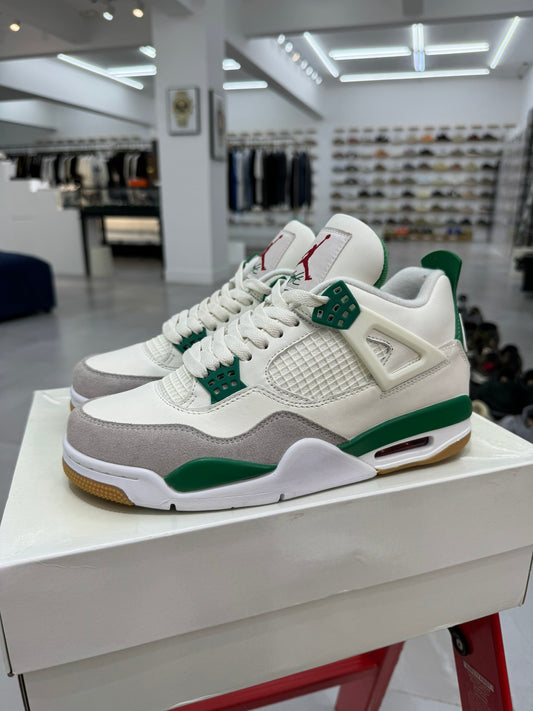 Air Jordan 4 verde pino