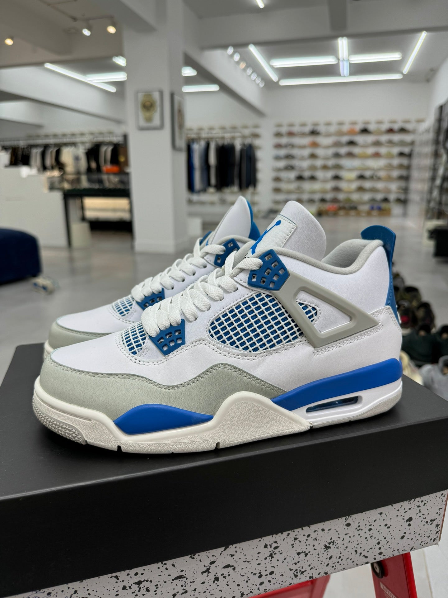 Air Jordan 4 Retro "Military Blue"