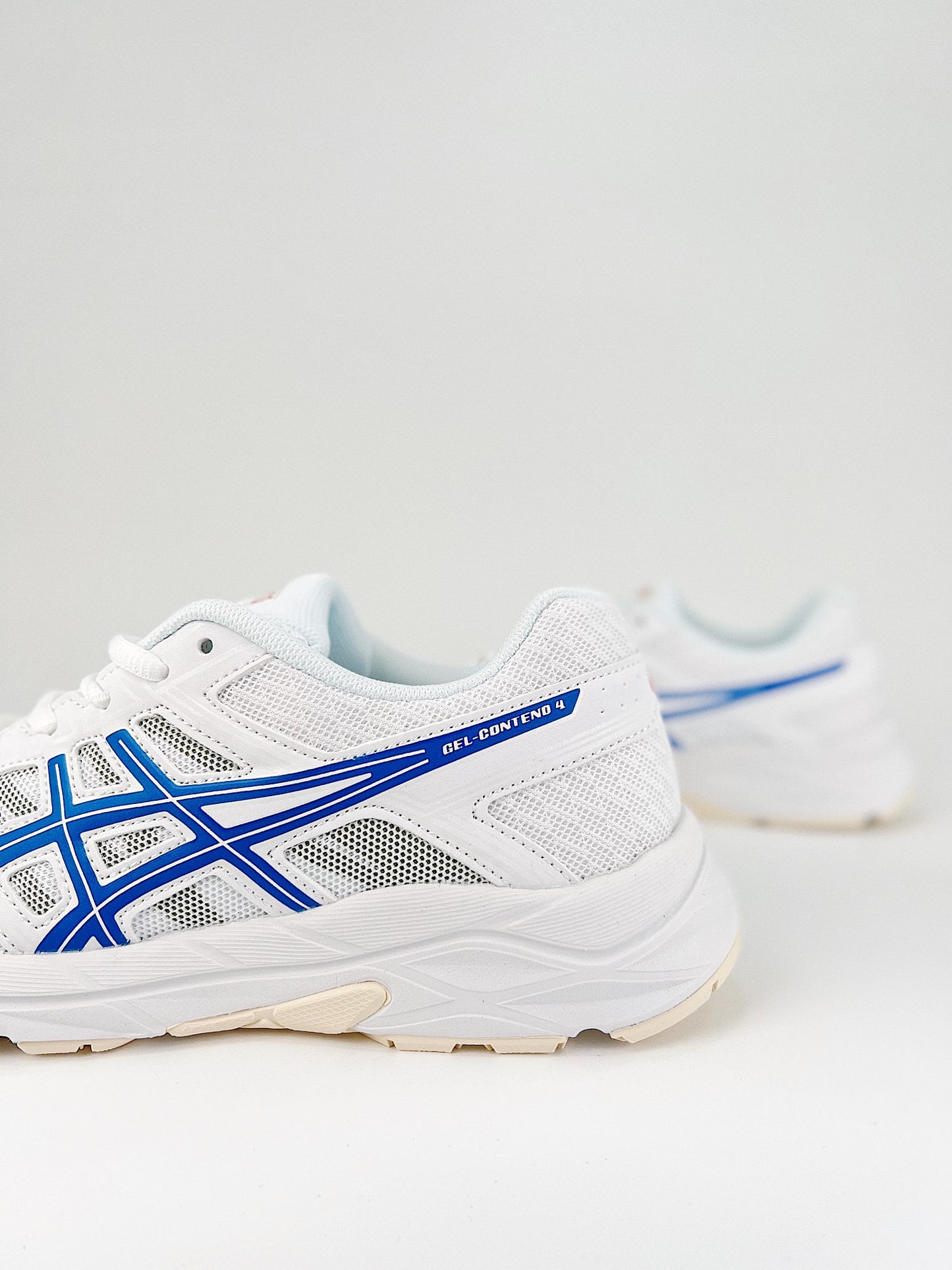 Asics Gel.- blancas y azules