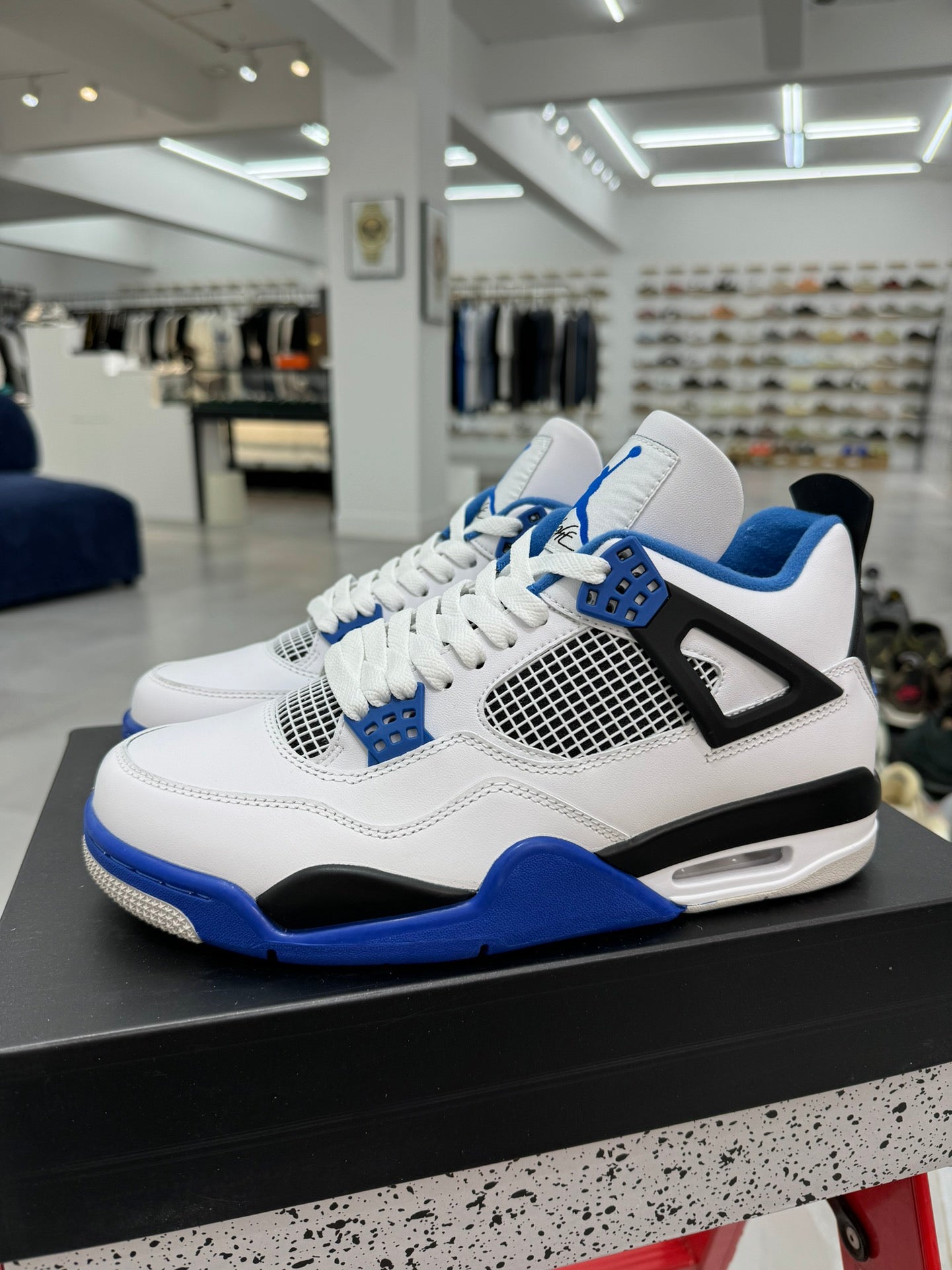 Air Jordan 4 Retro "White and Blue"