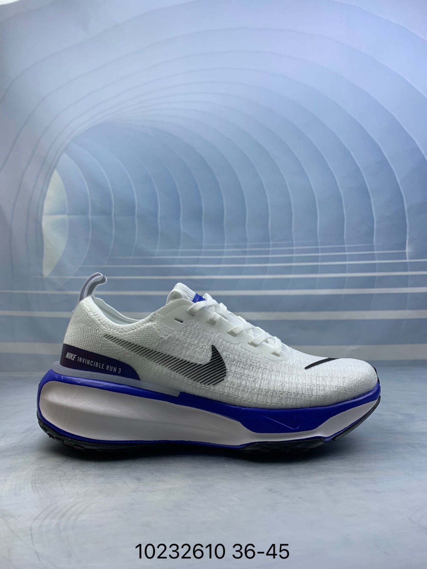 Nike invincible 3.- blancas y azules