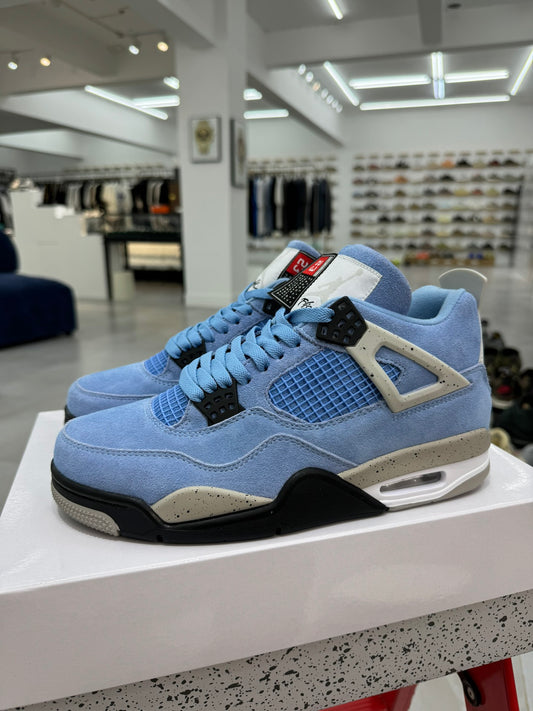 Air Jordan 4 Retro "University Blue"