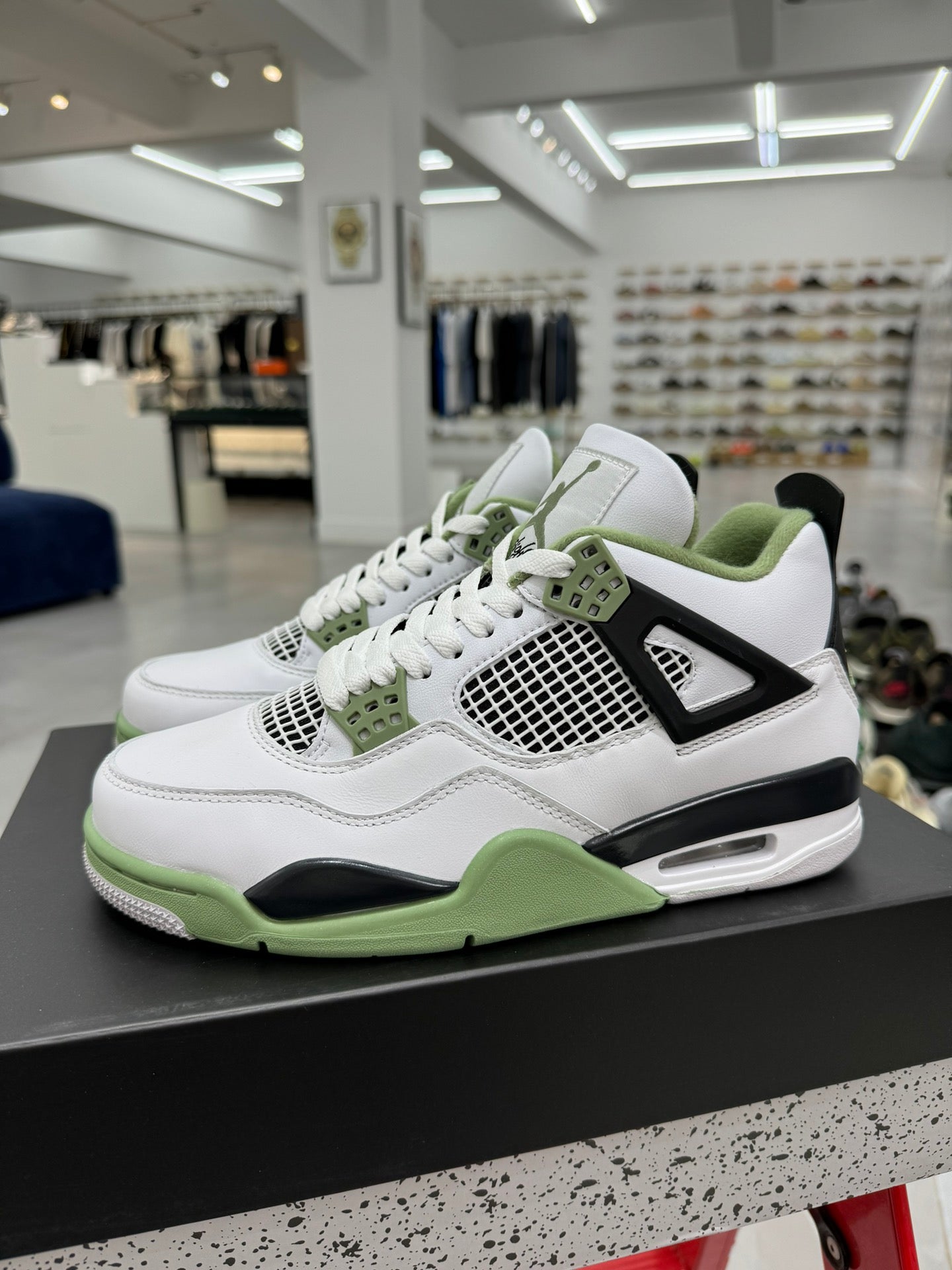 Air Jordan 4 Retro "Seafoam"