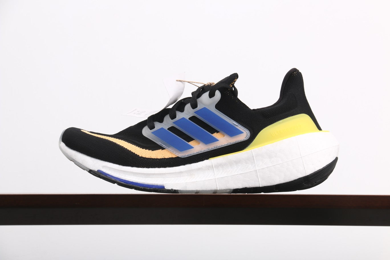 Adidas Ultra Boost Light UB 2023 - Negro, Azul y Amarillo