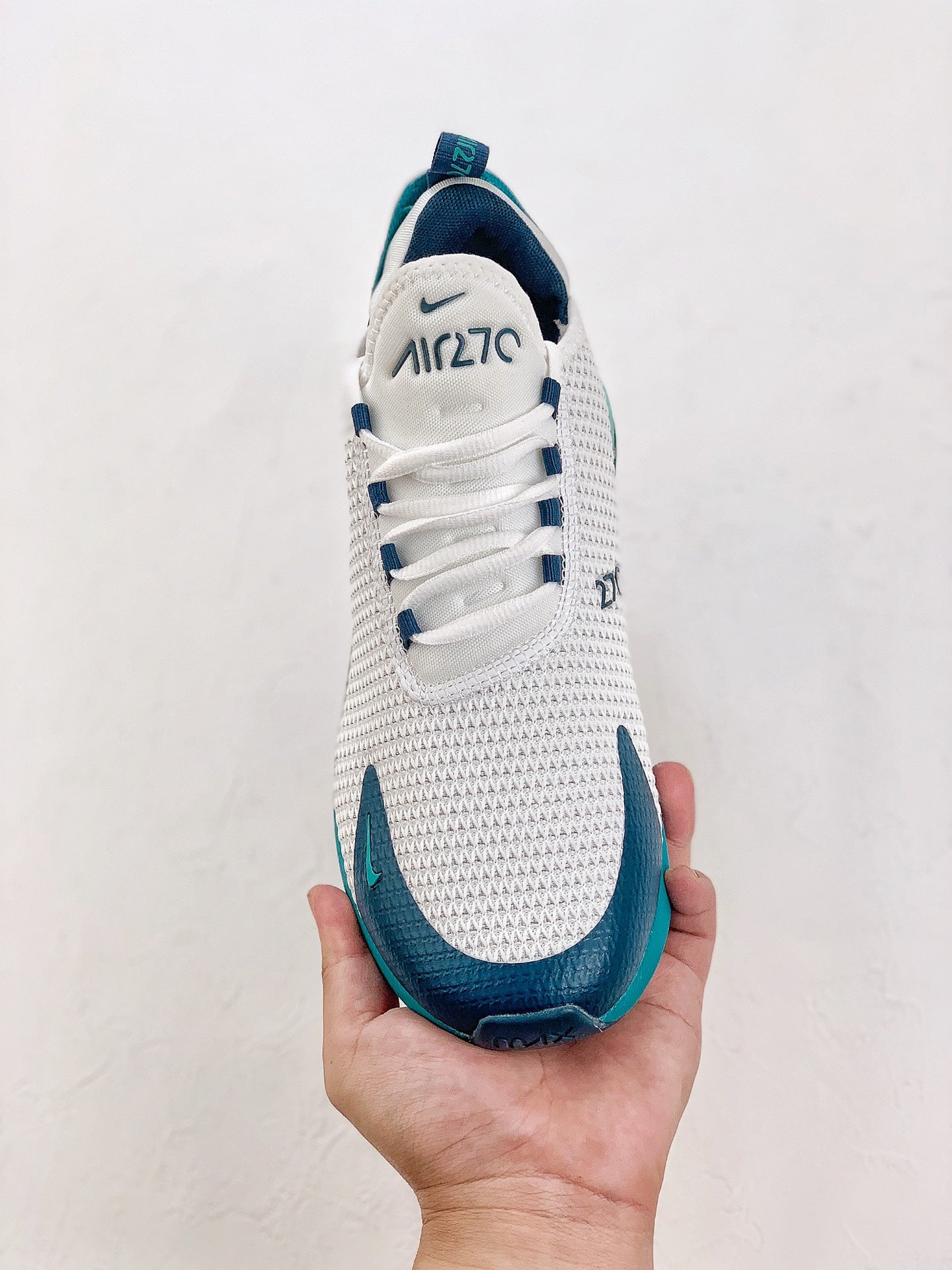 Nike Air Max 270.- blancas y verdes