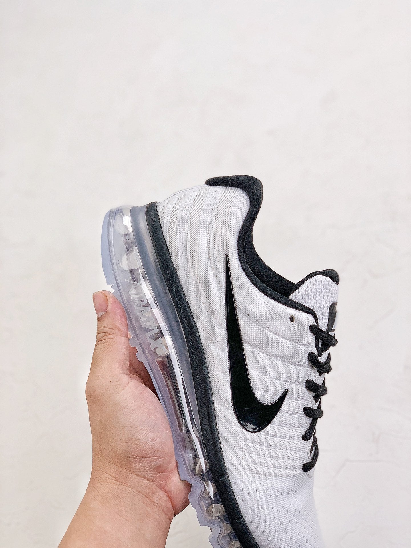 NIKE AIR MAX 2017.- blancas y negras