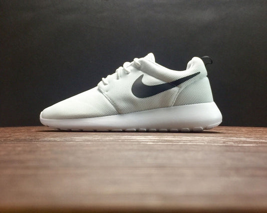 Nike Roshe Run One.- blancas