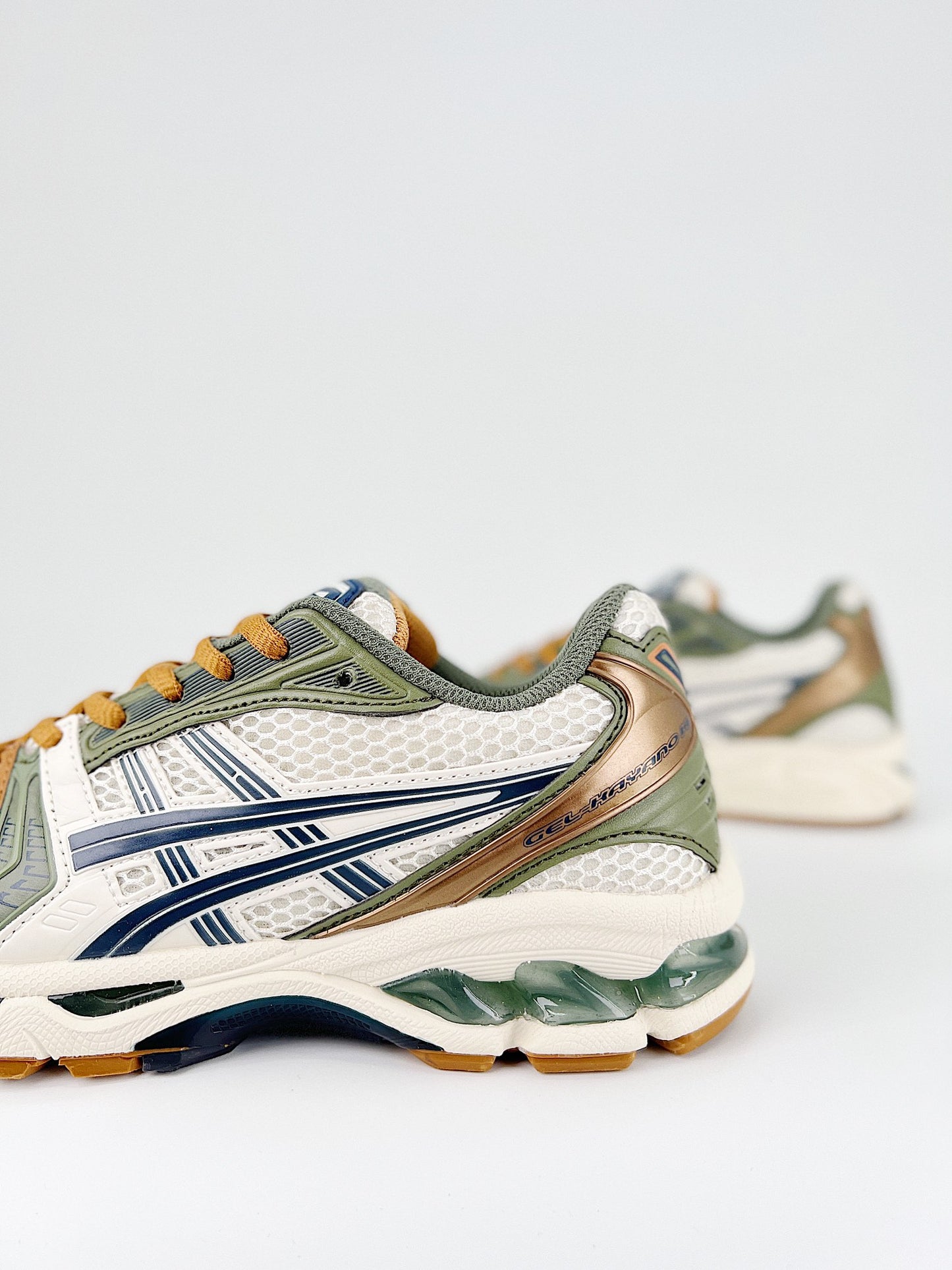 ASICS GEL-KAYANO 14 marrones y verdes