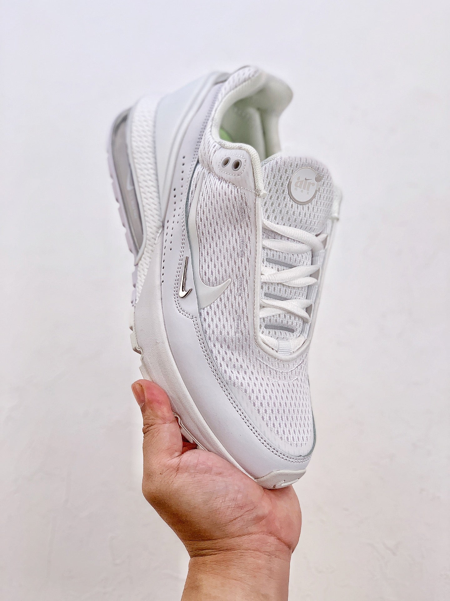 Nike air max pulse.- blancas