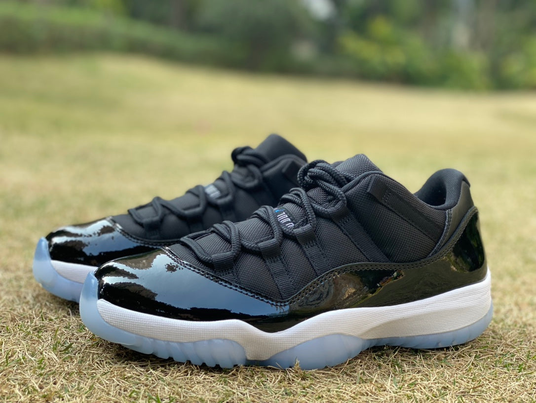 Air Jordan 11 Low "Space Jam"