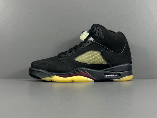 Air Jordan 5.- negras, amarillas, y vino tinto