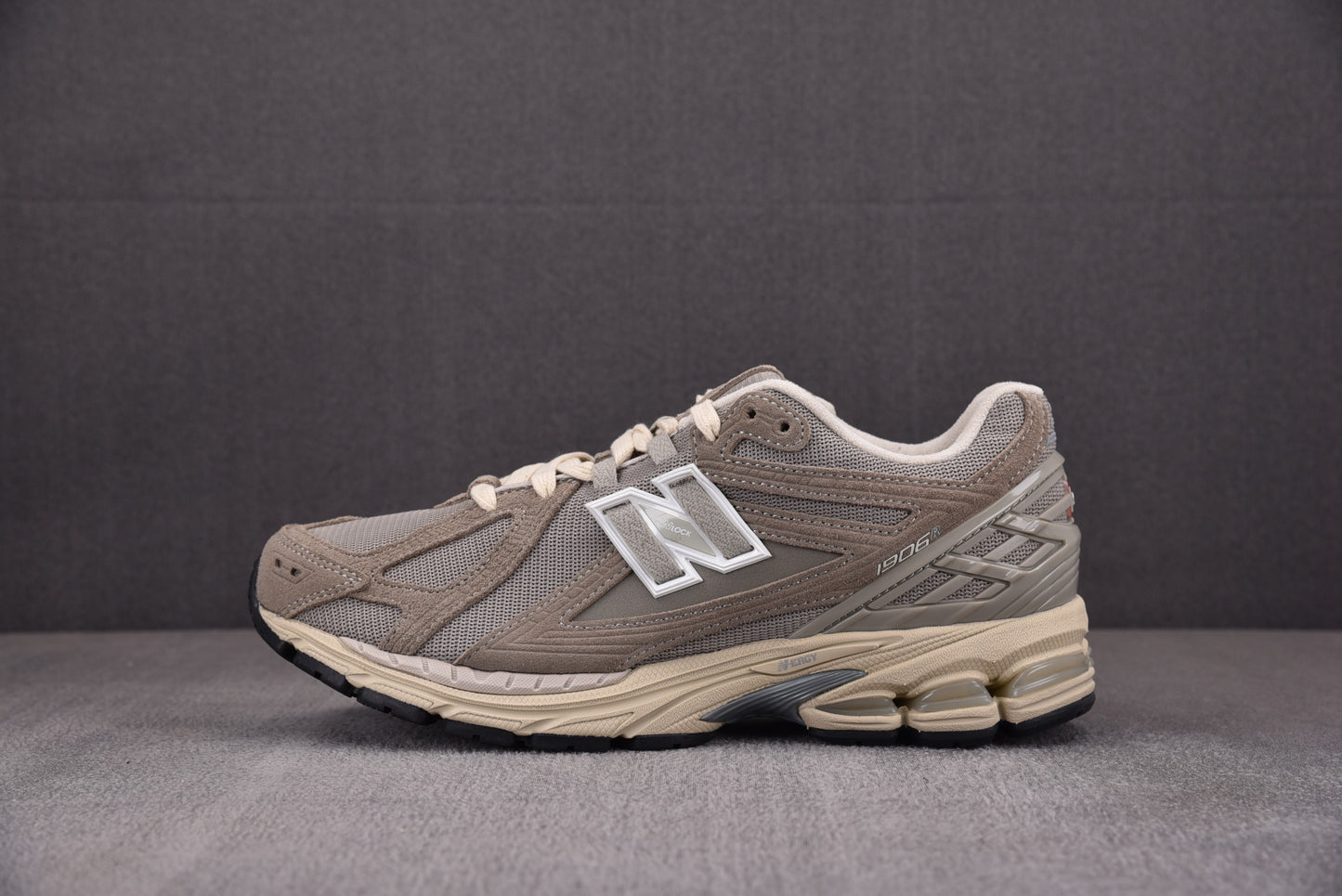 New Balance NB 1906R Marrón Gris