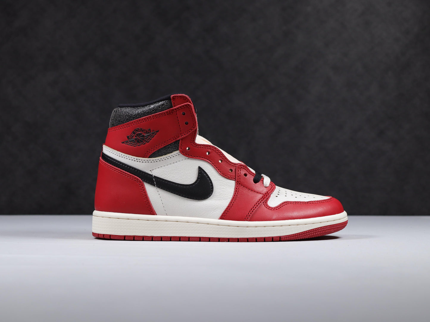 Air Jordan 1.- blancas y rojas