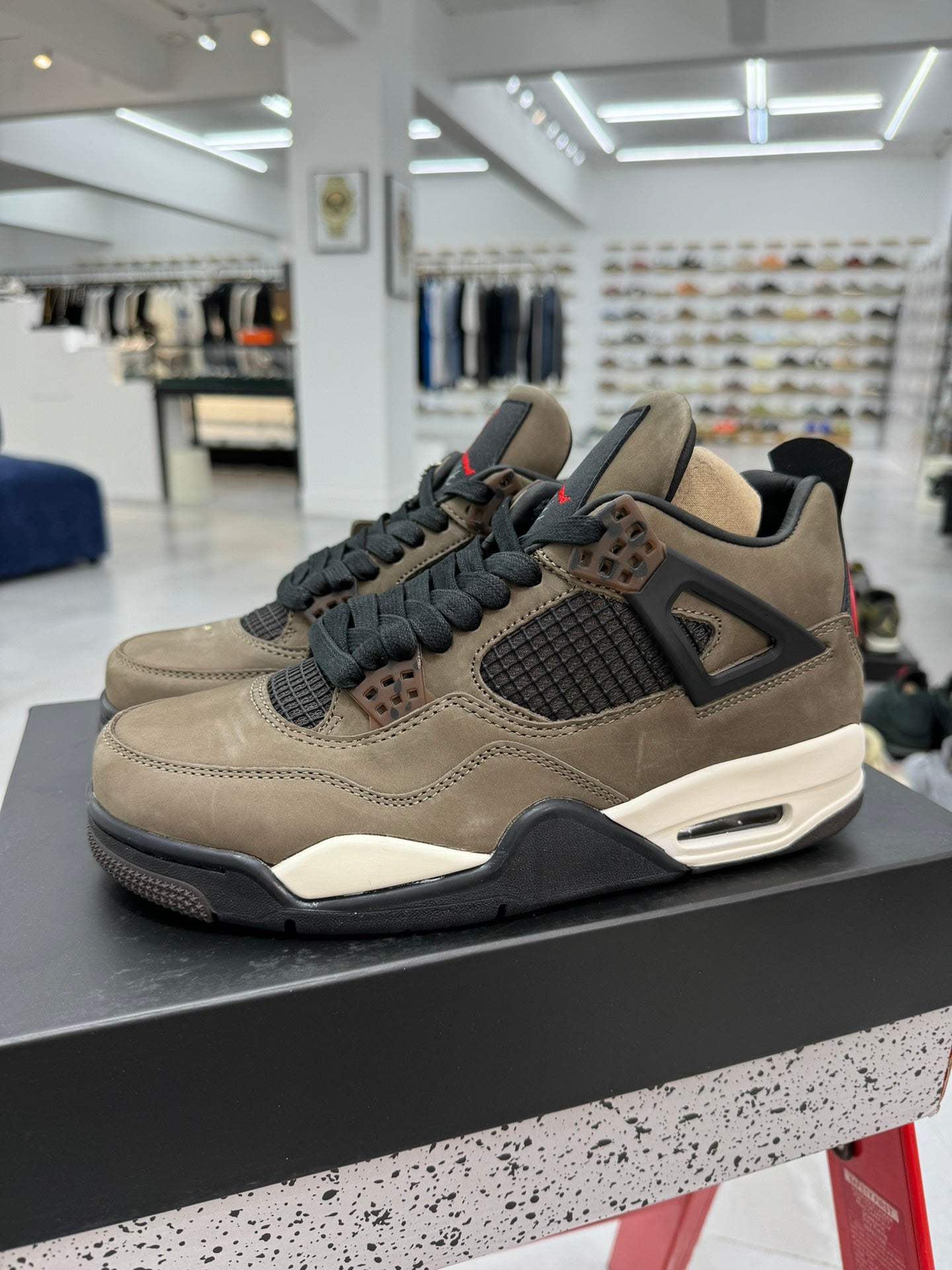 Air Jordan 4 Retro TS "Negro Oliva"