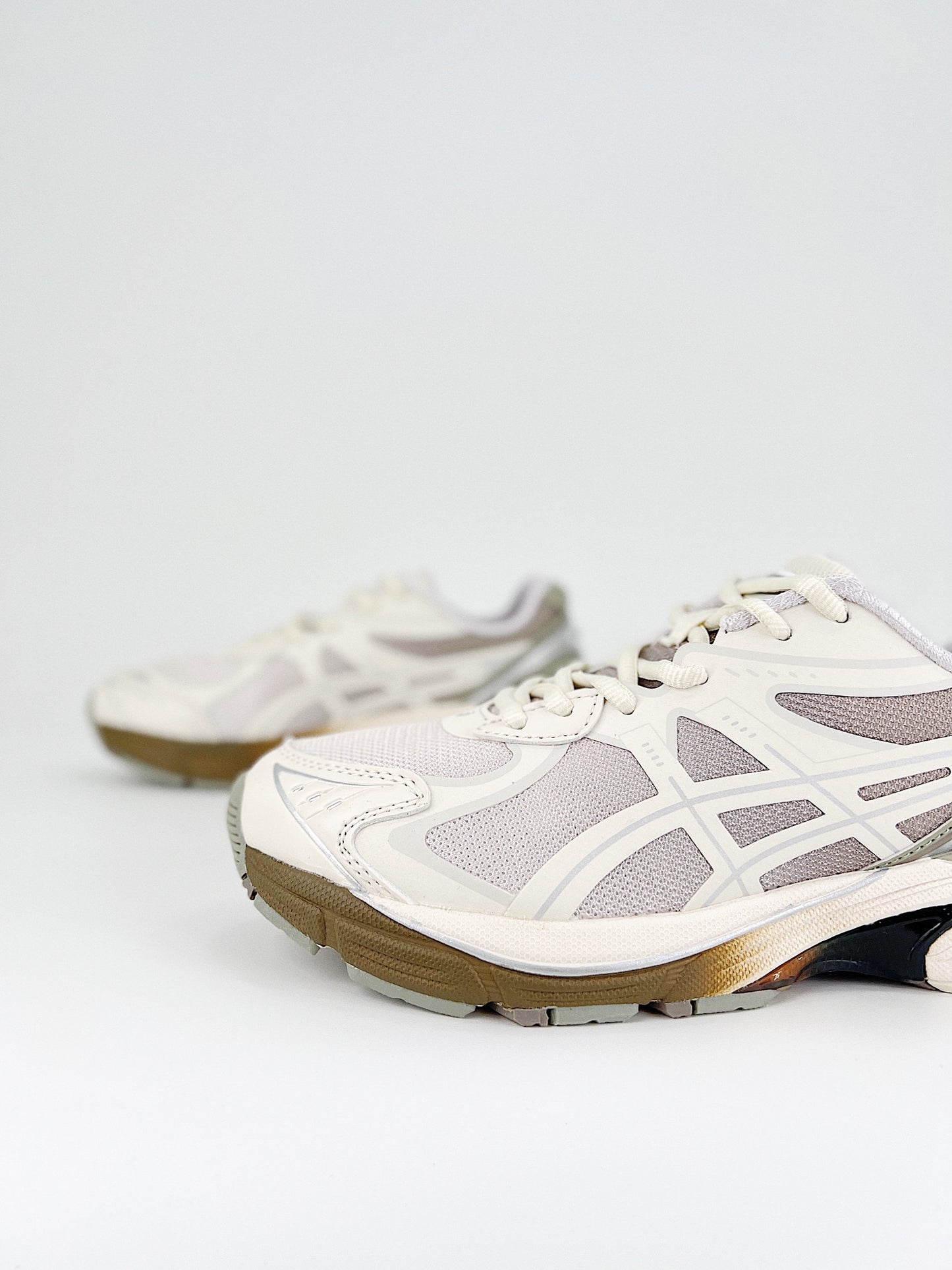 Asics GT-2160.- blancas y marrones