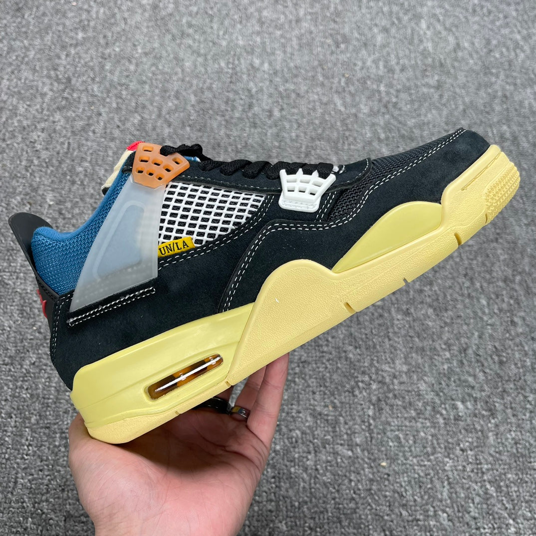 Air Jordan 4 Retro.- Union LA negras y azules