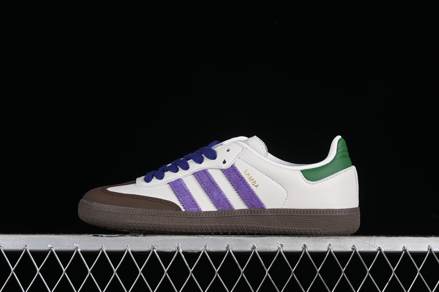 Adidas samba.- blancas, moradas, y marrones