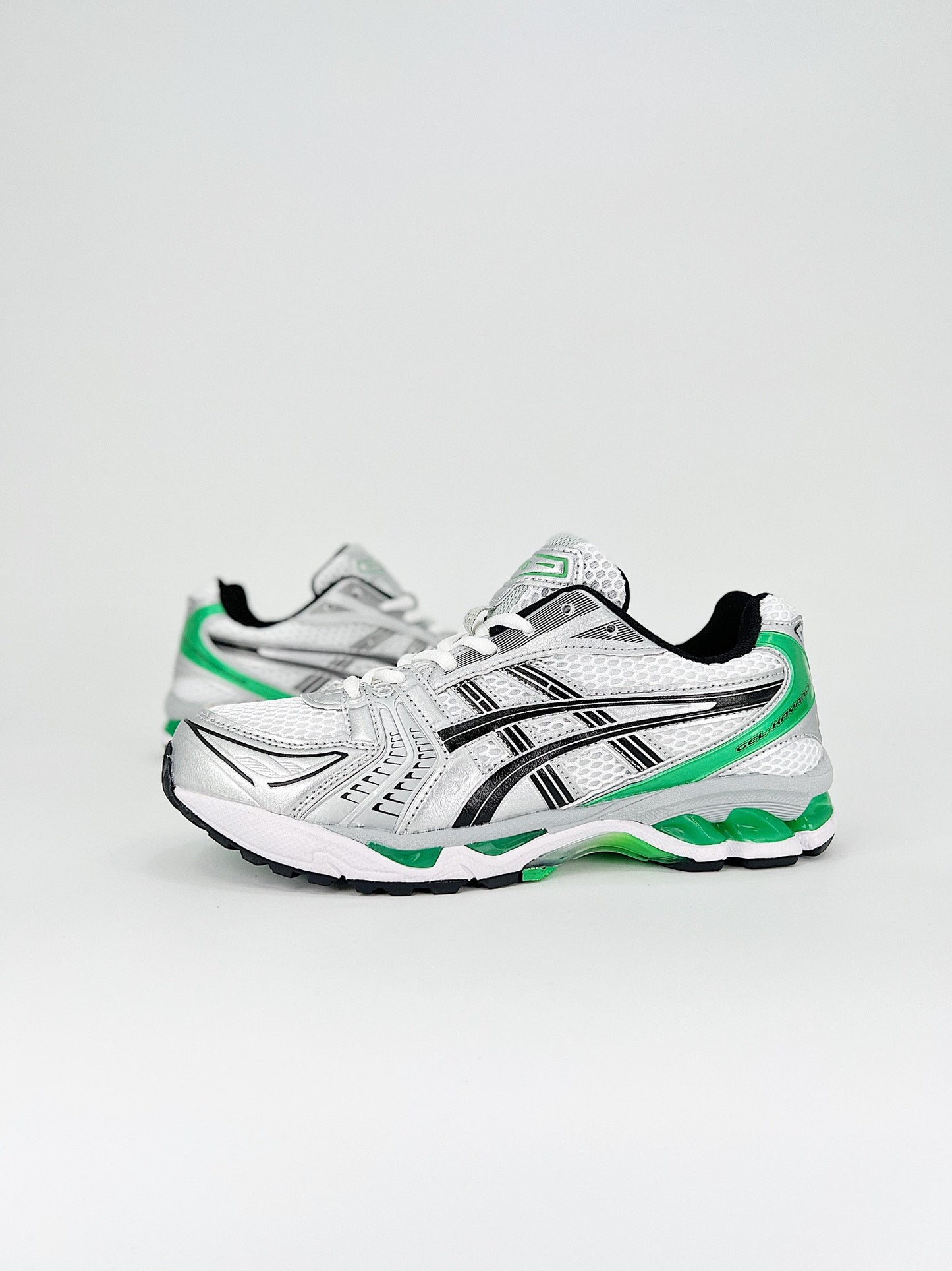 ASICS GEL-KAYANO 14.- negro y verde