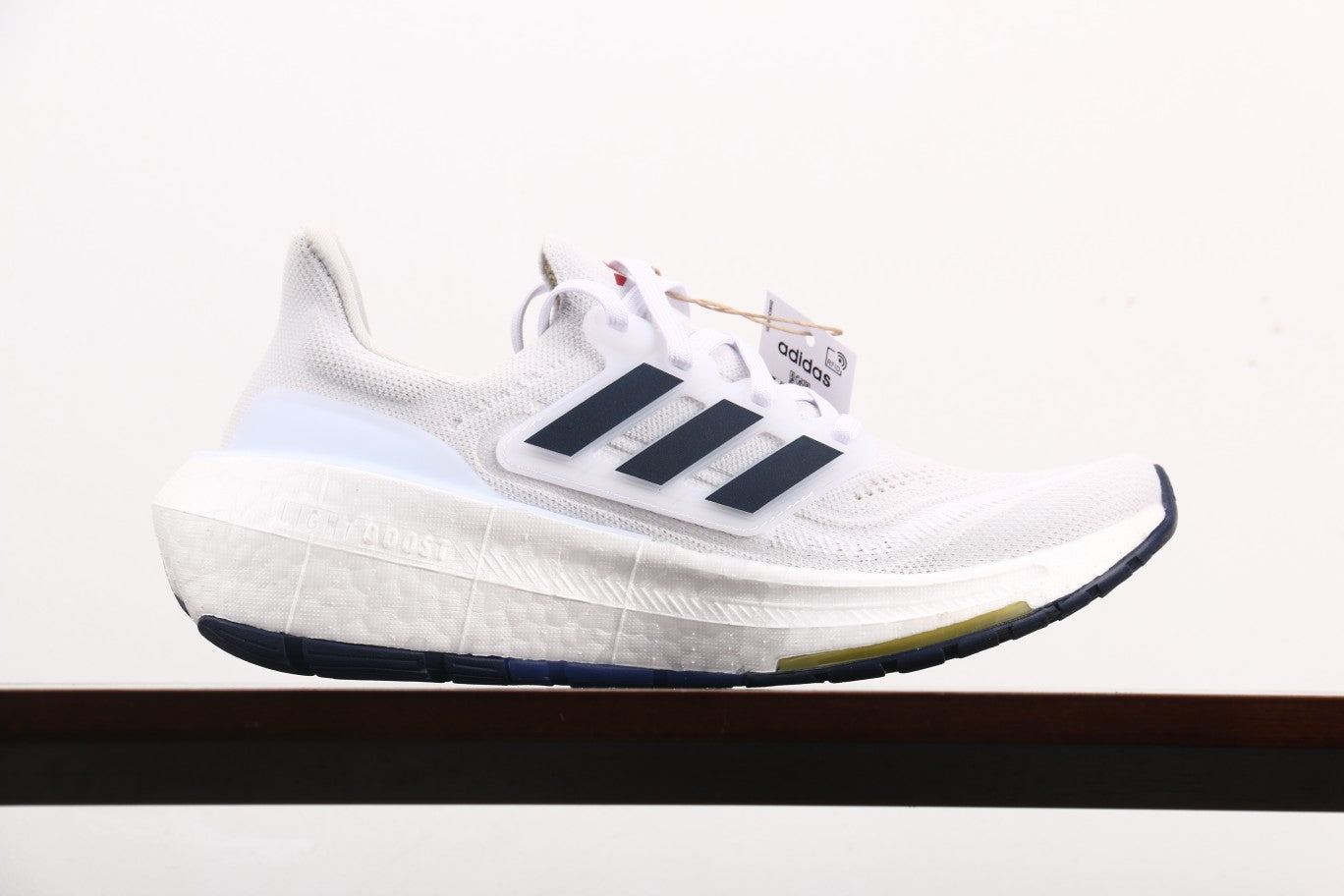 Adidas Ultra Boost Light 23 ID3285 -blancas