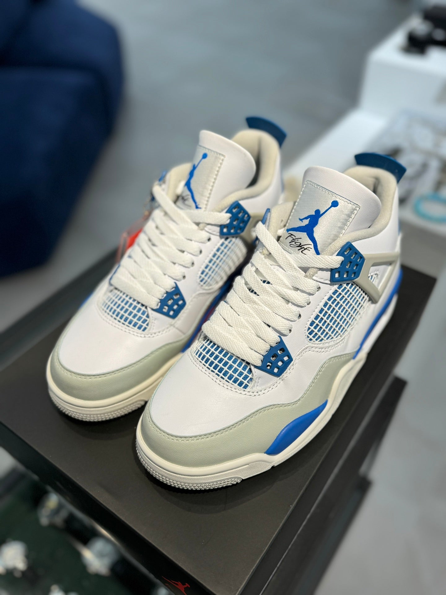 Air Jordan 4 Retro "Military Blue"