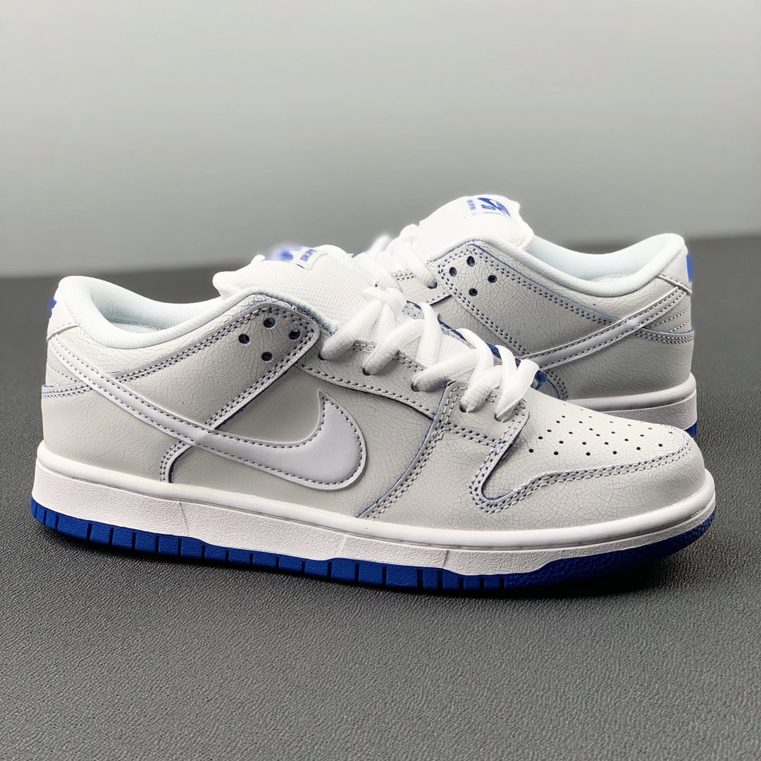 Nike SB Dunk Low "Porcelana Azul y Blanca"