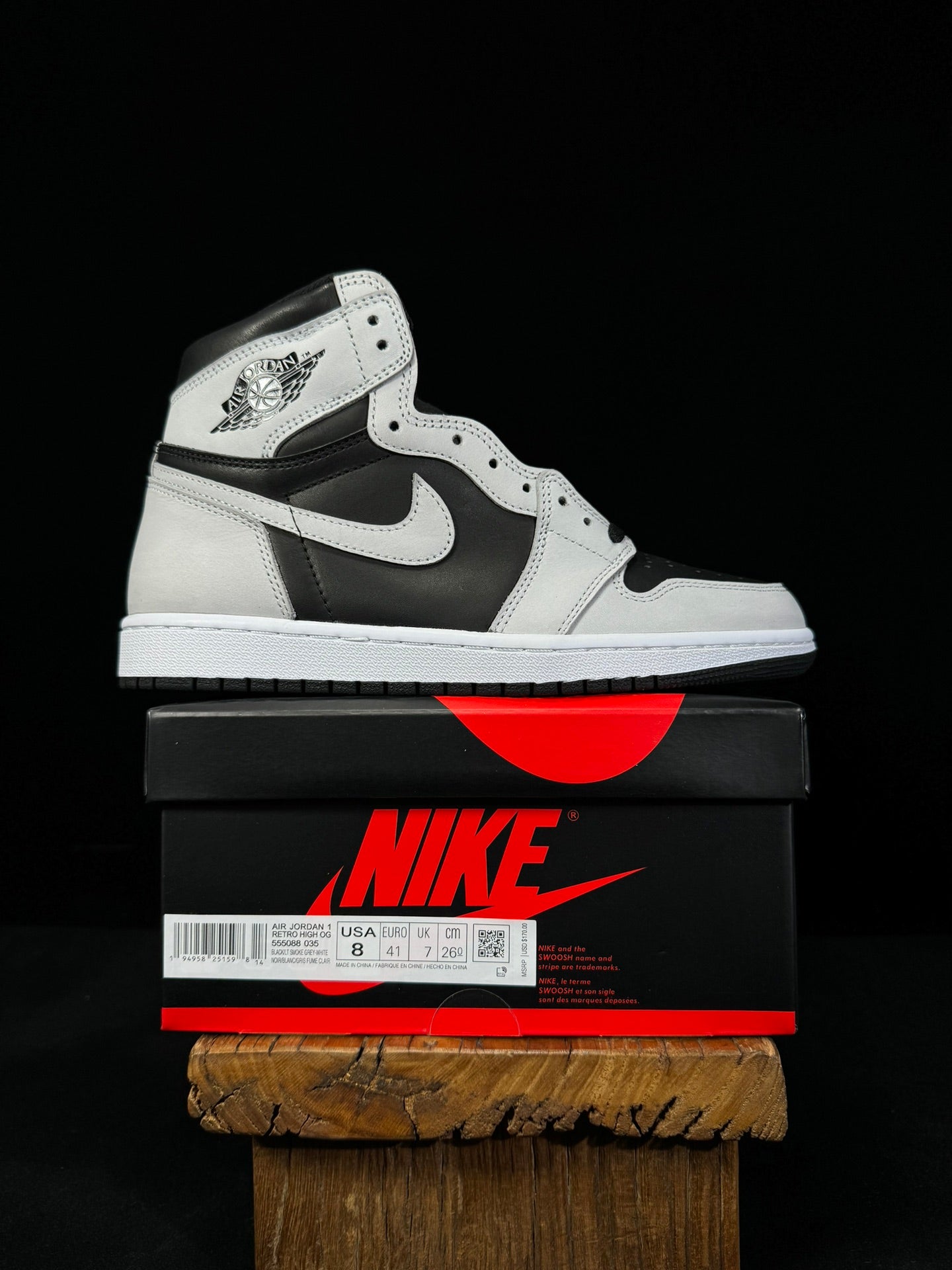 Air Jordan 1.- gris y negro