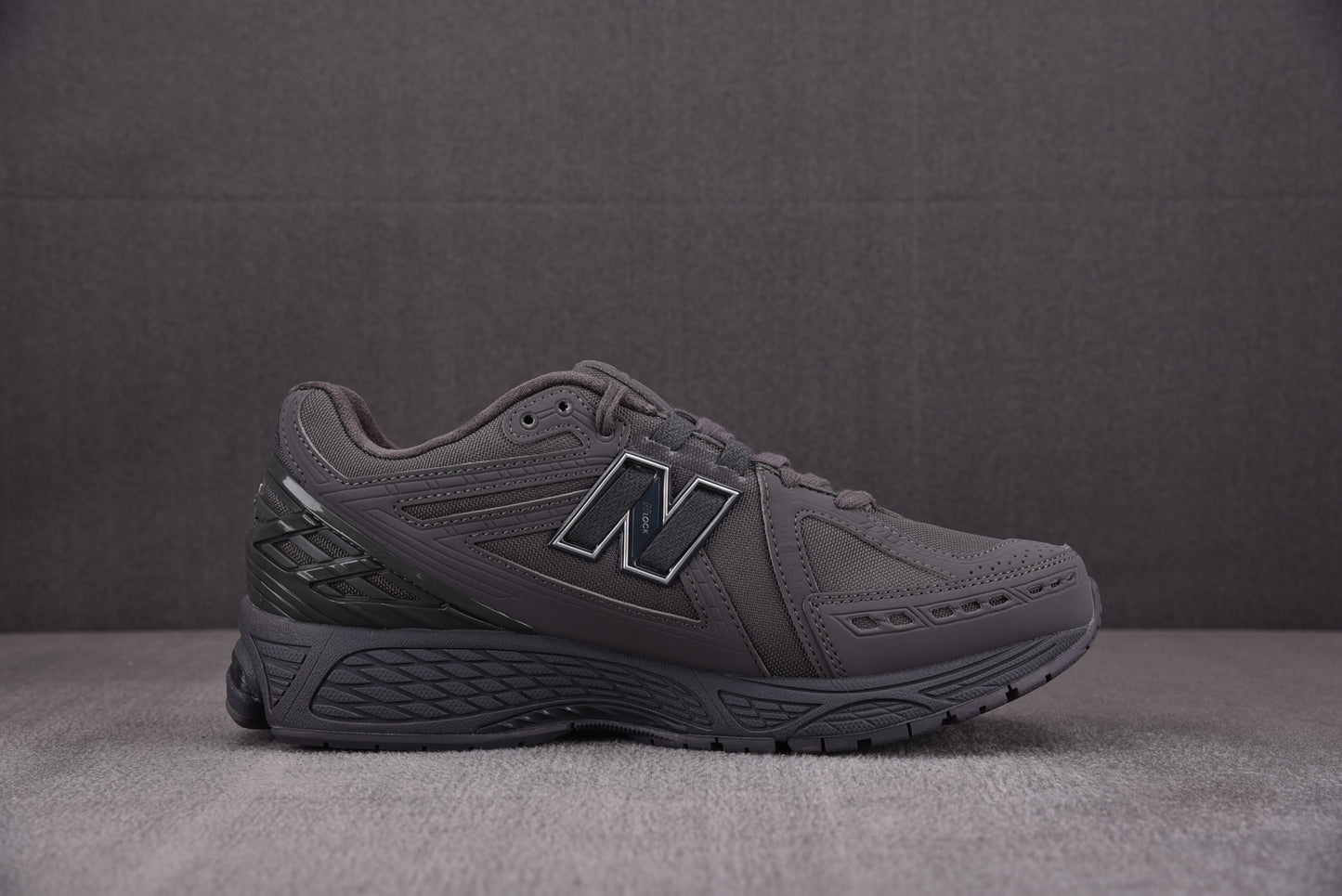 New Balance NB 1906R Gris Oscuro