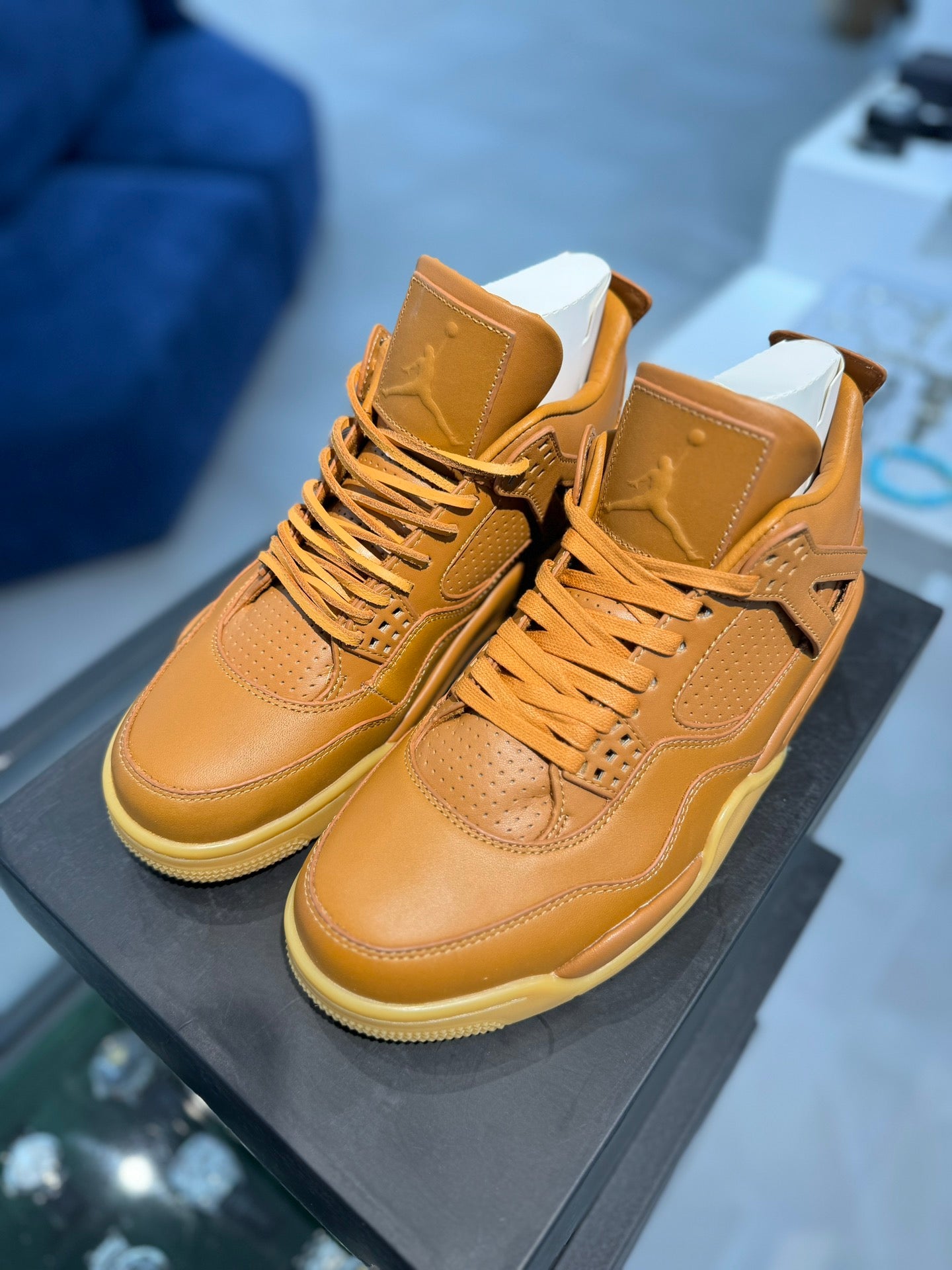 Air Jordan 4 Premium "Ginger".- Elegancia y Estilo