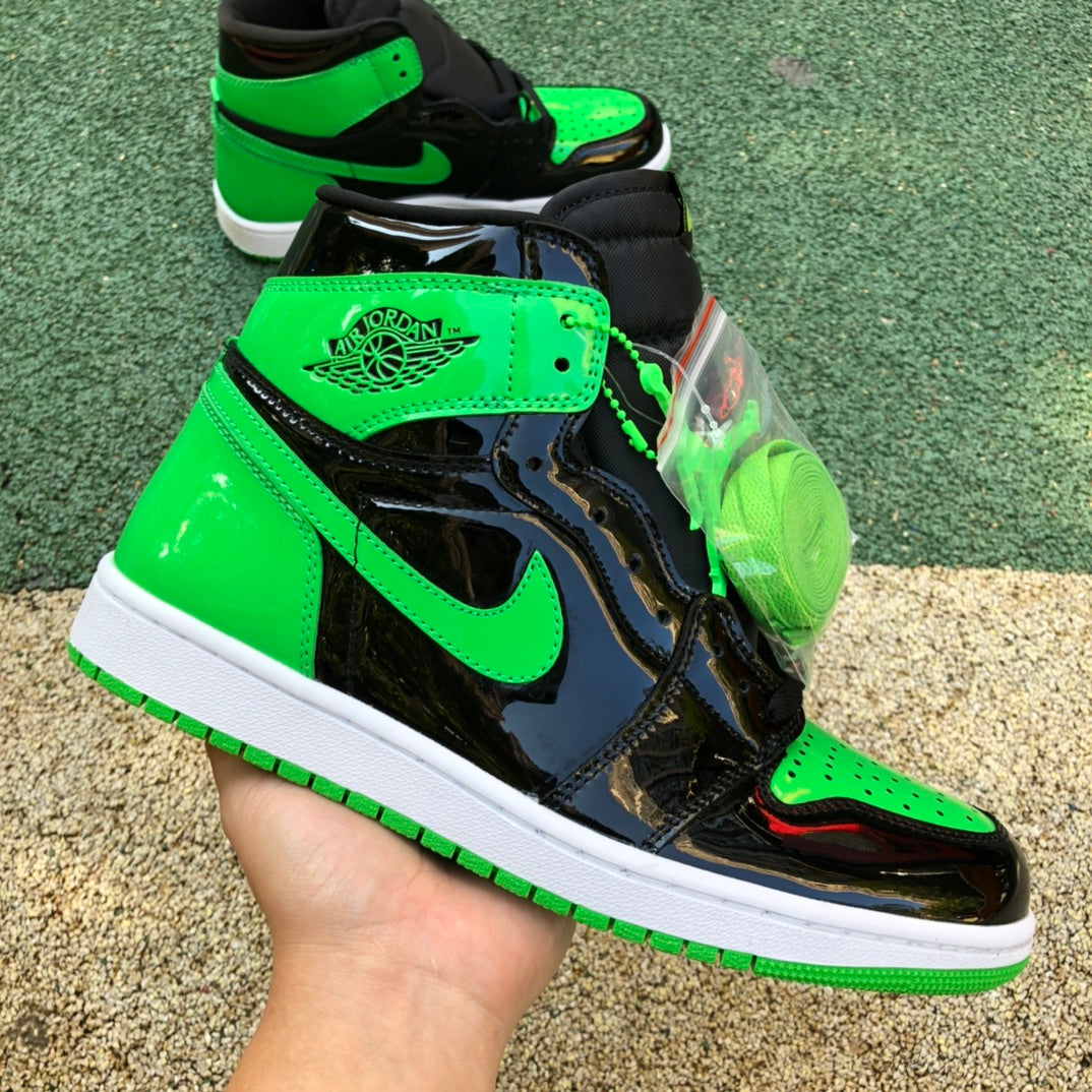 Air Jordan 1 Pine Green.- Charol Negro y Verde