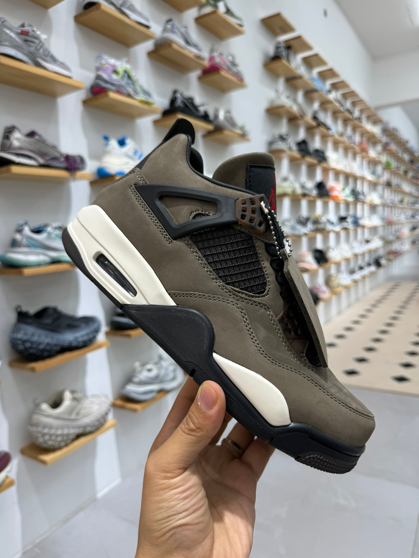 Air Jordan 4 Retro TS "Negro Oliva"