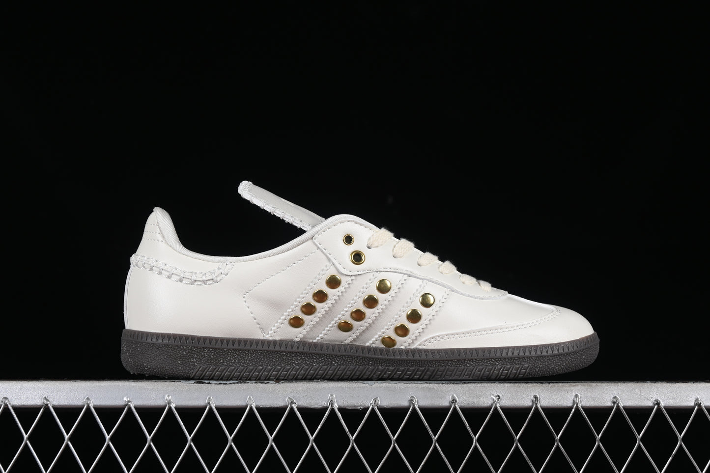 Adidas samba x wales bonner.- blancas con tachuelas